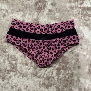Leopard Print Women's Briefs - Pink and Black